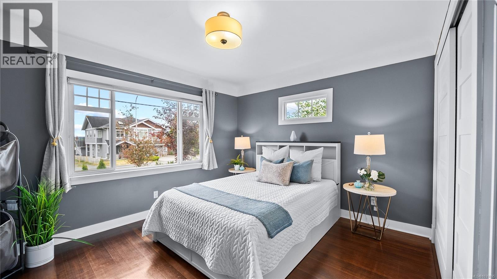  256 Cadillac Avenue, Saanich