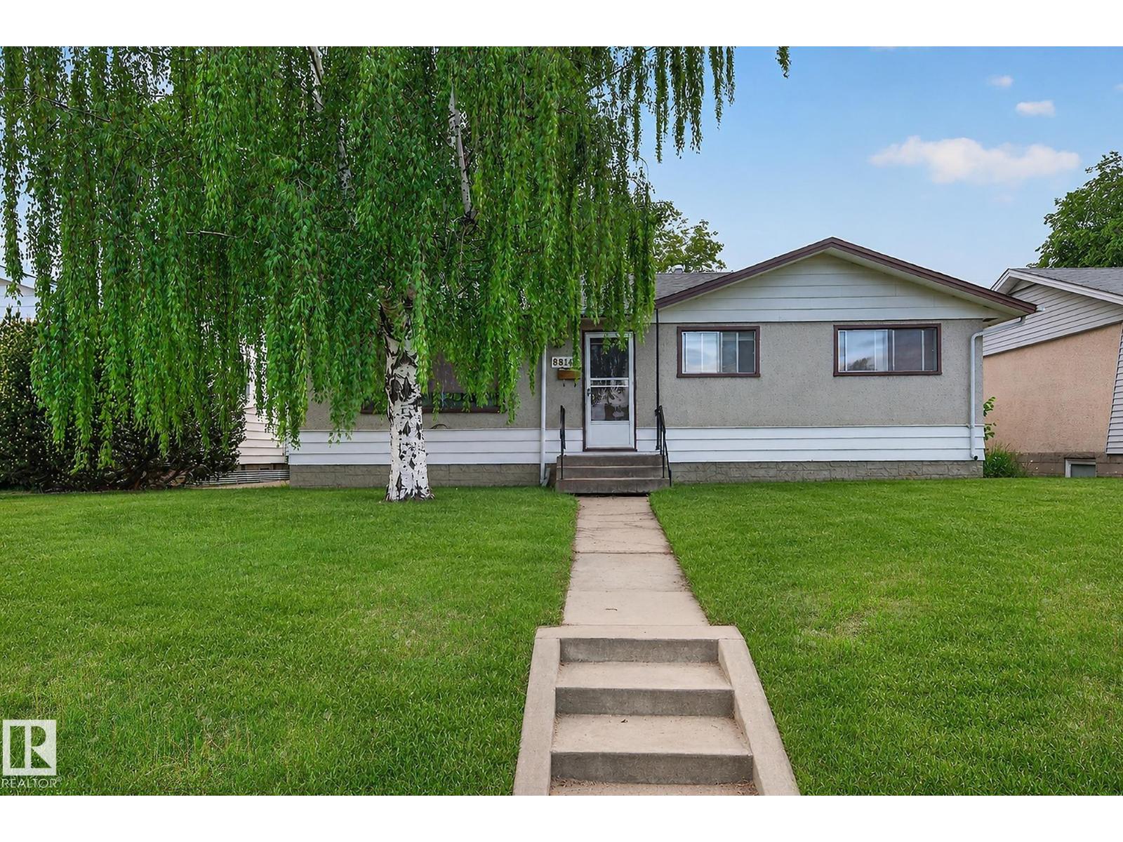 8814 162 ST NW - 1
