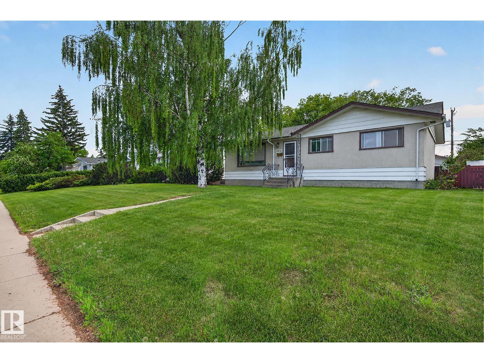 8814 162 ST NW - 2