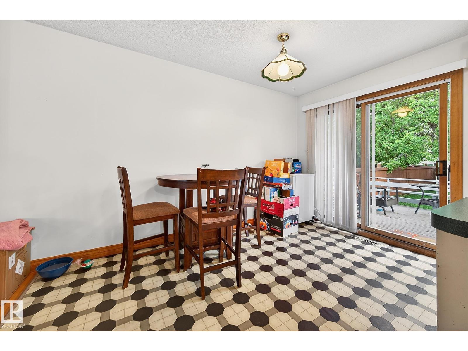 8814 162 ST NW - 9