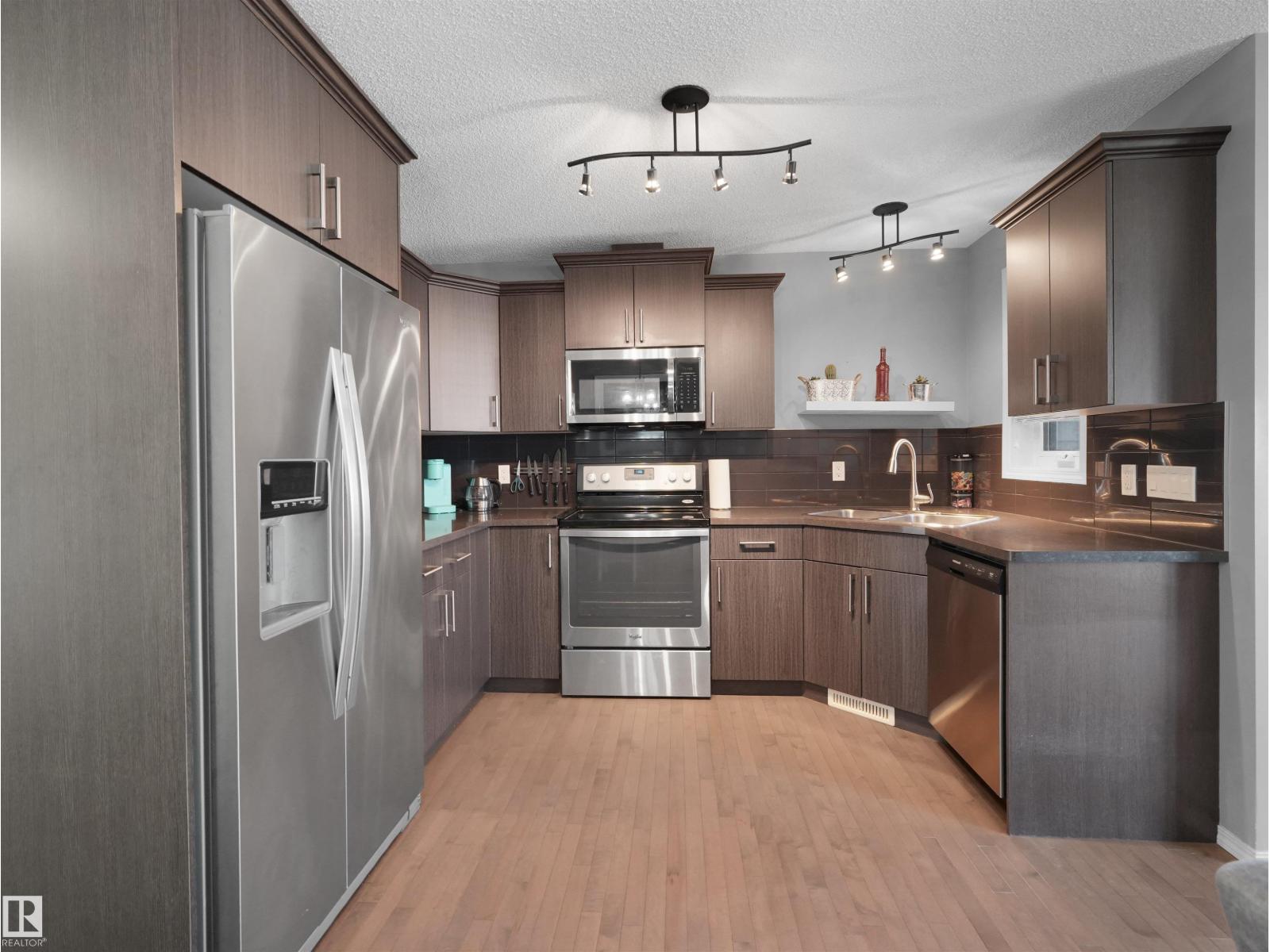 18 ARALIA CV — photo 16