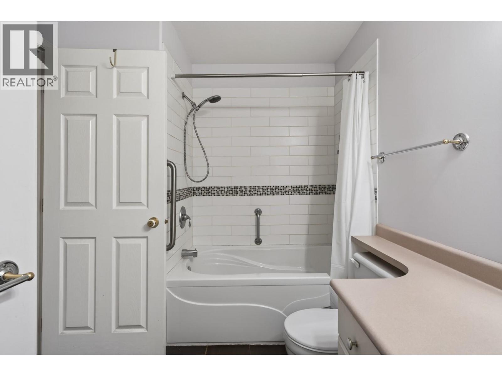 #9 807 RAILWAY Avenue - 16