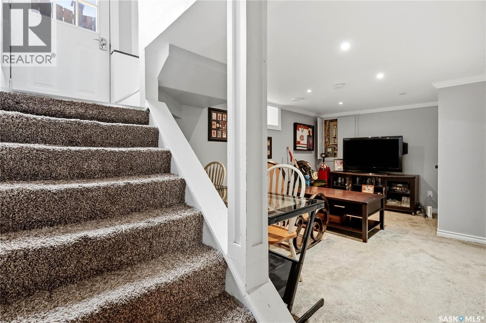 1027 Grafton AVENUE — photo 32