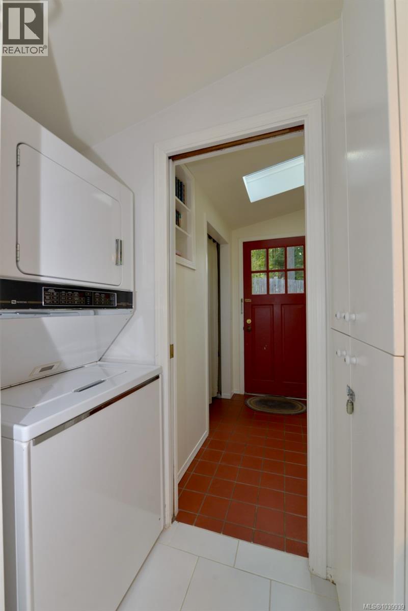 2254 North End Rd - 36