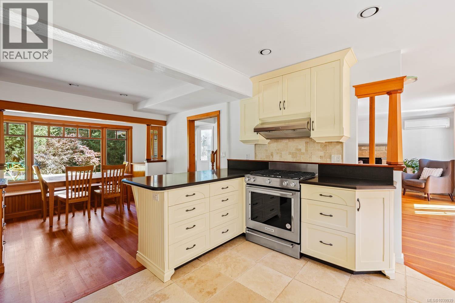 2254 North End Rd - 6