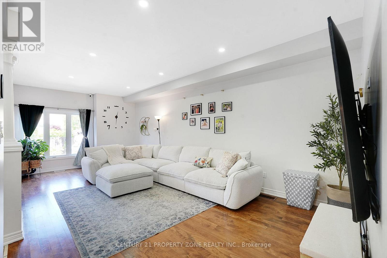 550 STONEHENGE DRIVE - 12
