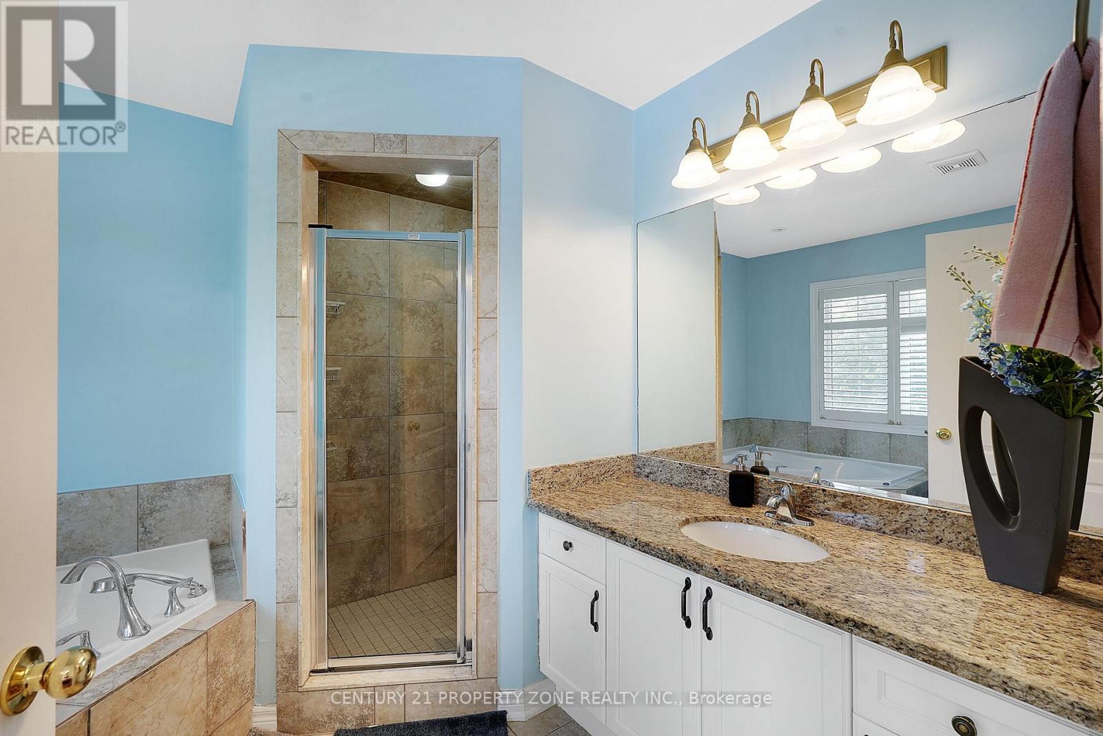 550 STONEHENGE DRIVE - 21