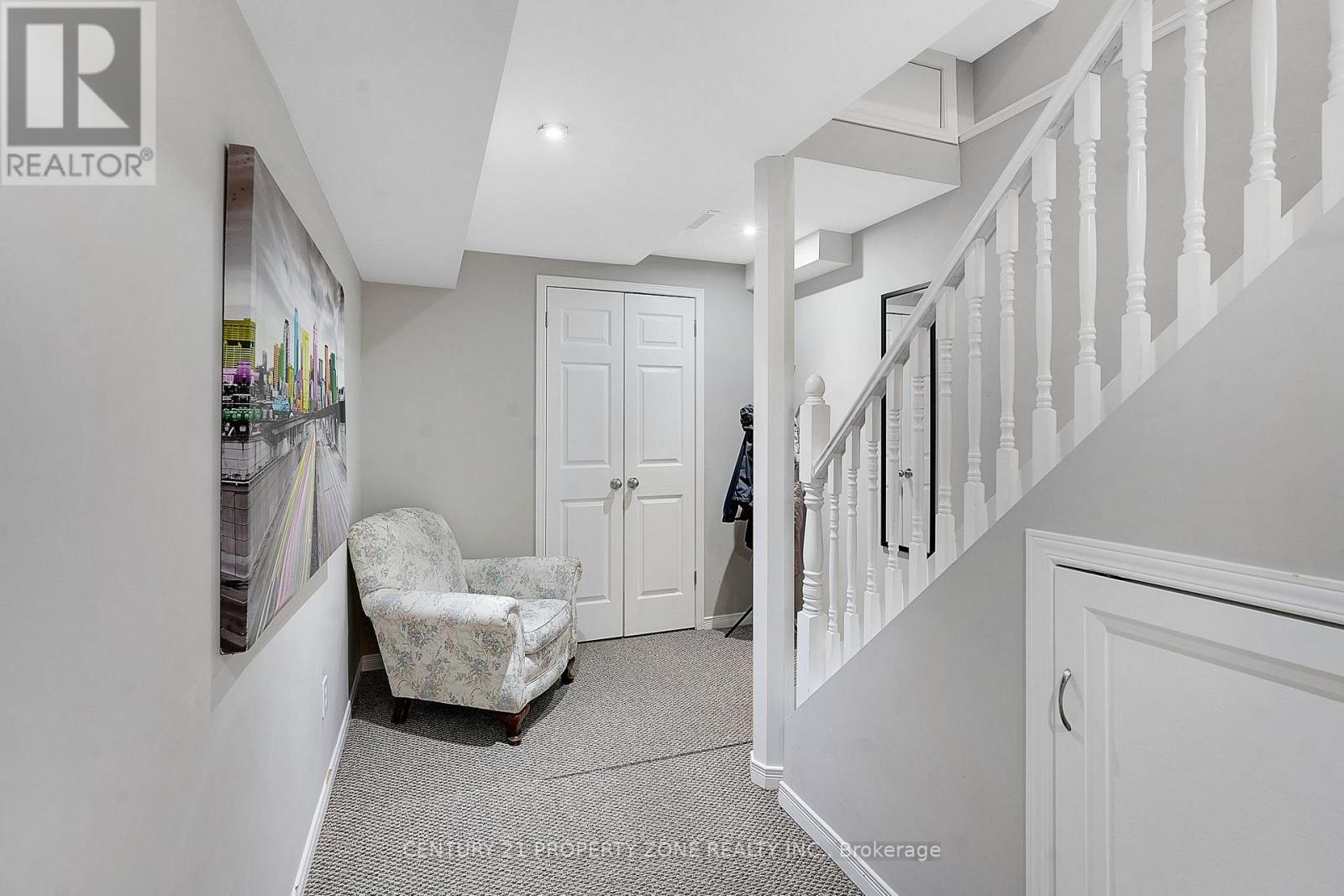 550 STONEHENGE DRIVE - 29