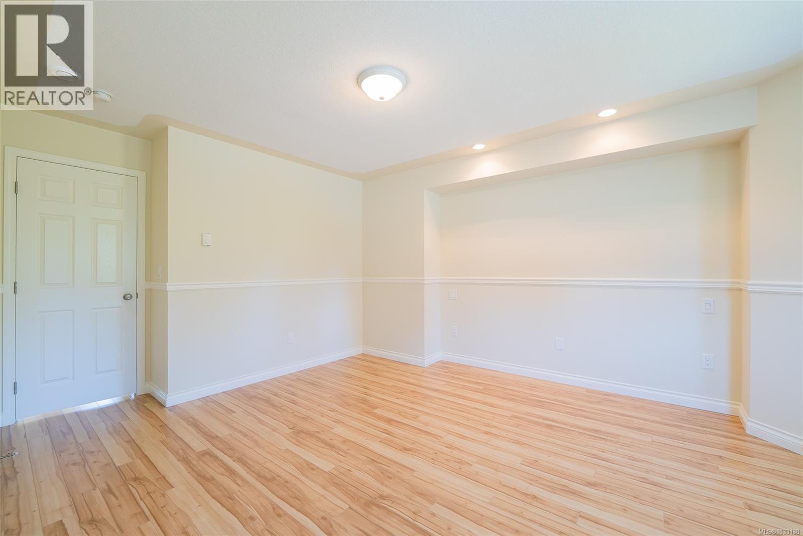 2145 Village Dr - 20