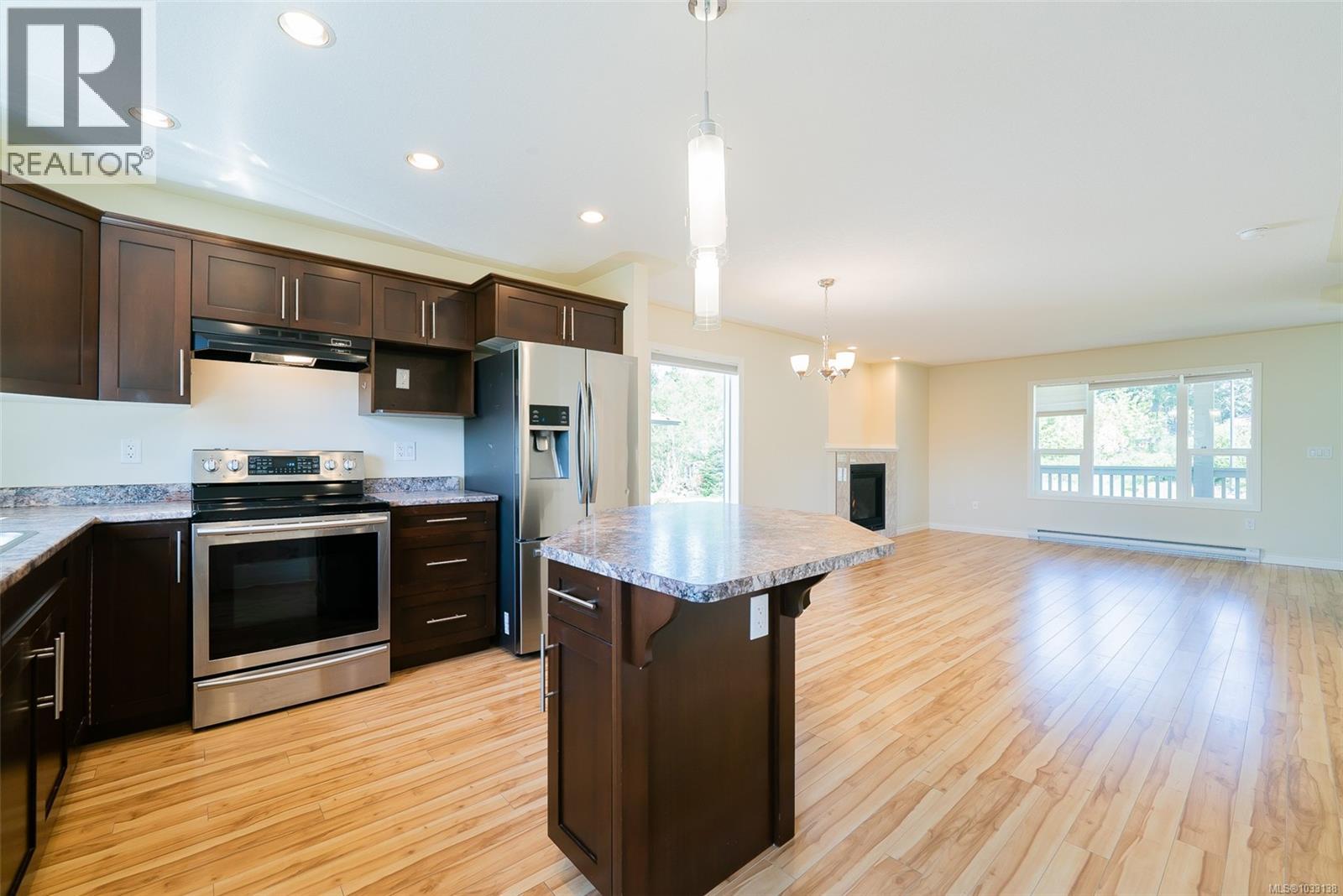 2145 Village Dr - 12