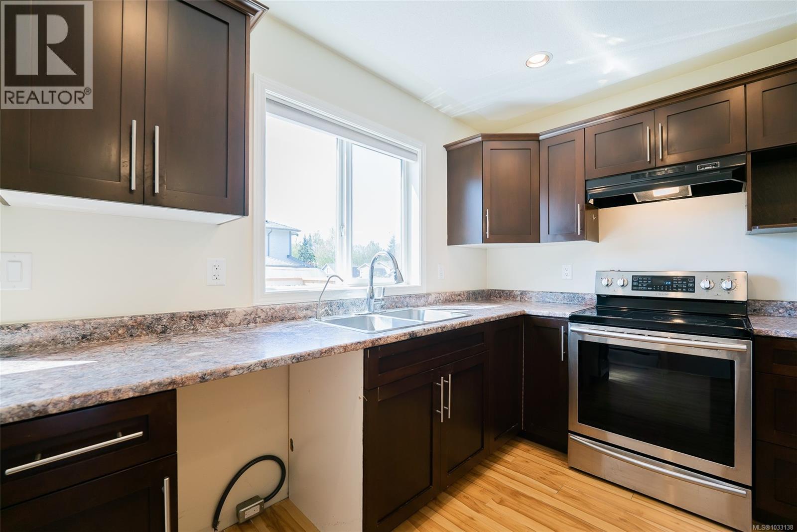 2145 Village Dr - 14