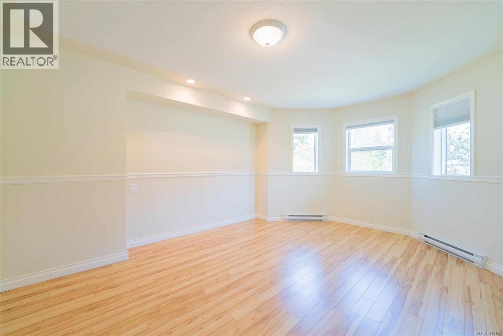 2145 Village Dr - 18