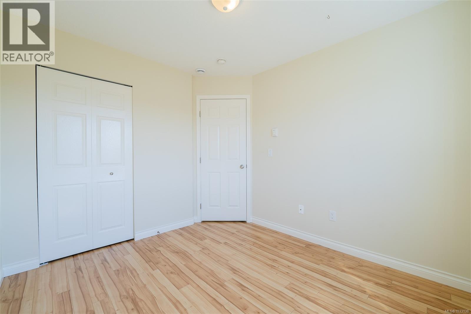 2145 Village Dr - 25