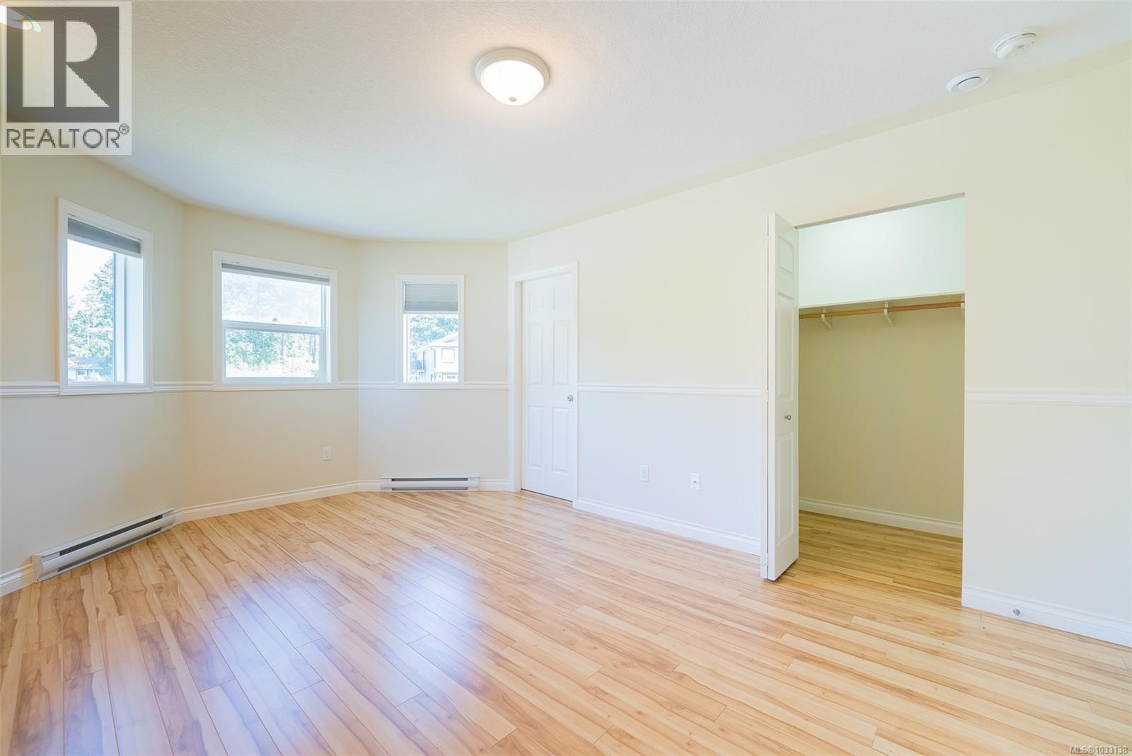 2145 Village Dr - 19