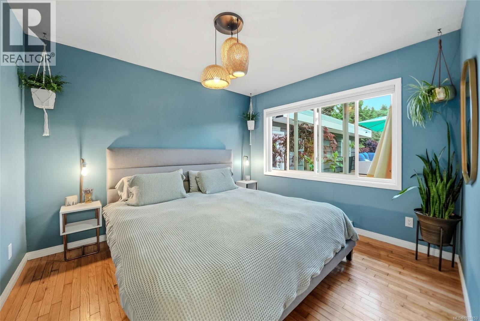 221 Elizabeth Ave - 7