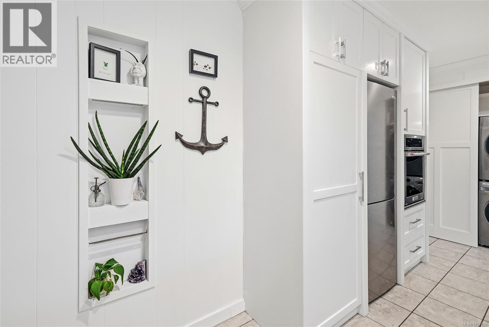 221 Elizabeth Ave - 21