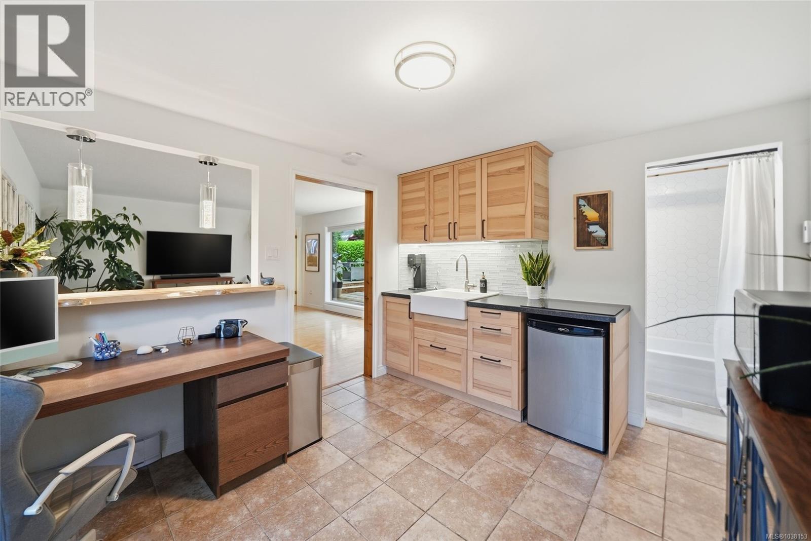 221 Elizabeth Ave - 41