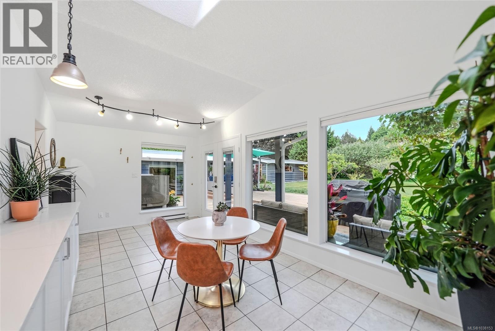 221 Elizabeth Ave - 5