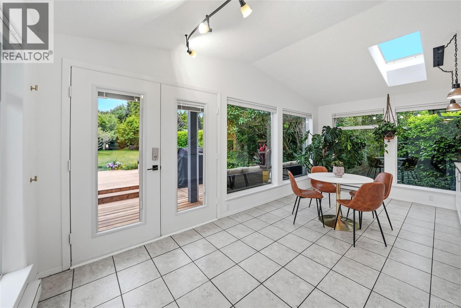 221 Elizabeth Ave - 24