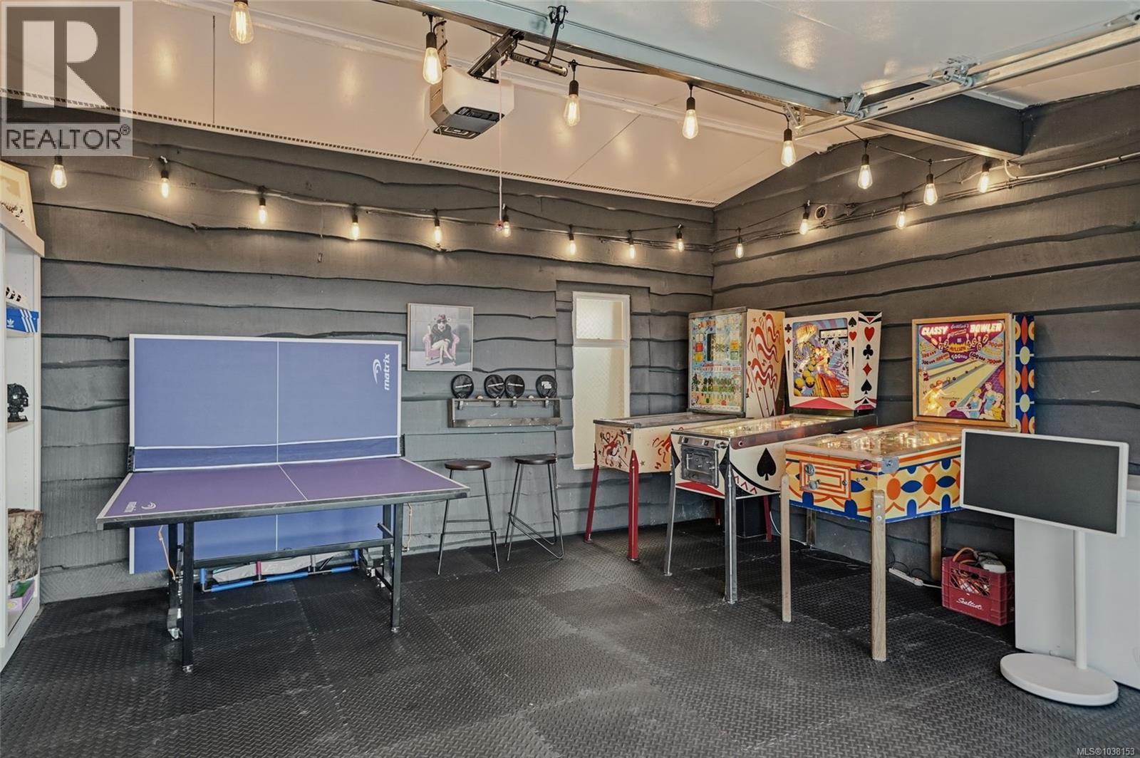 221 Elizabeth Ave - 35