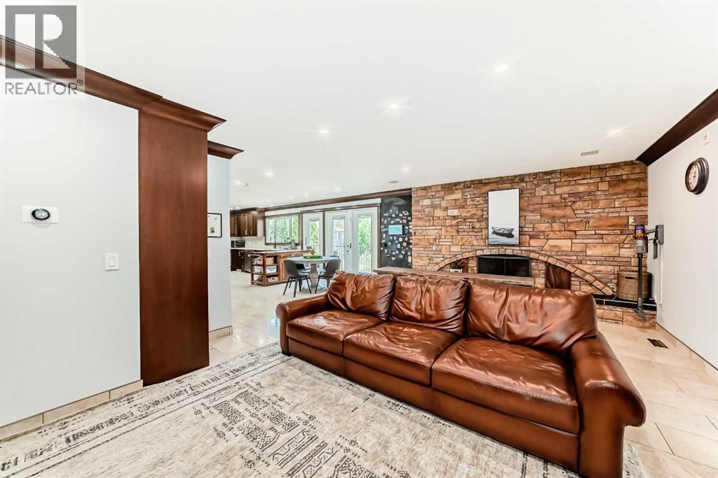 1912 Palliser Drive SW — photo 14