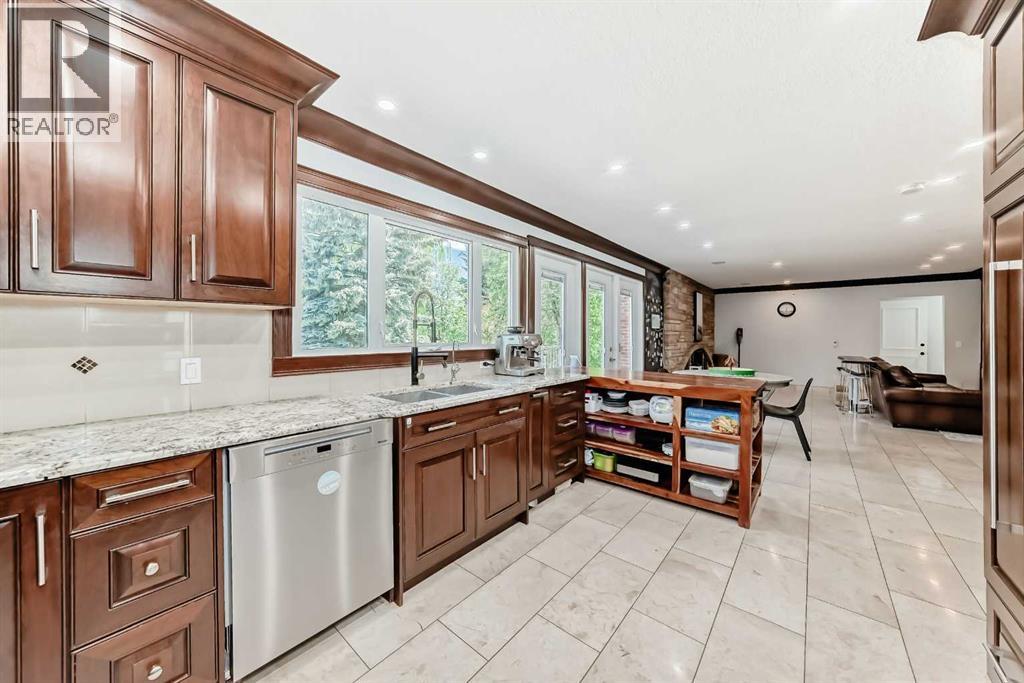 1912 Palliser Drive SW — photo 11