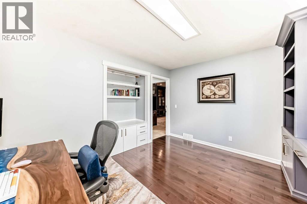 1912 Palliser Drive SW — photo 16