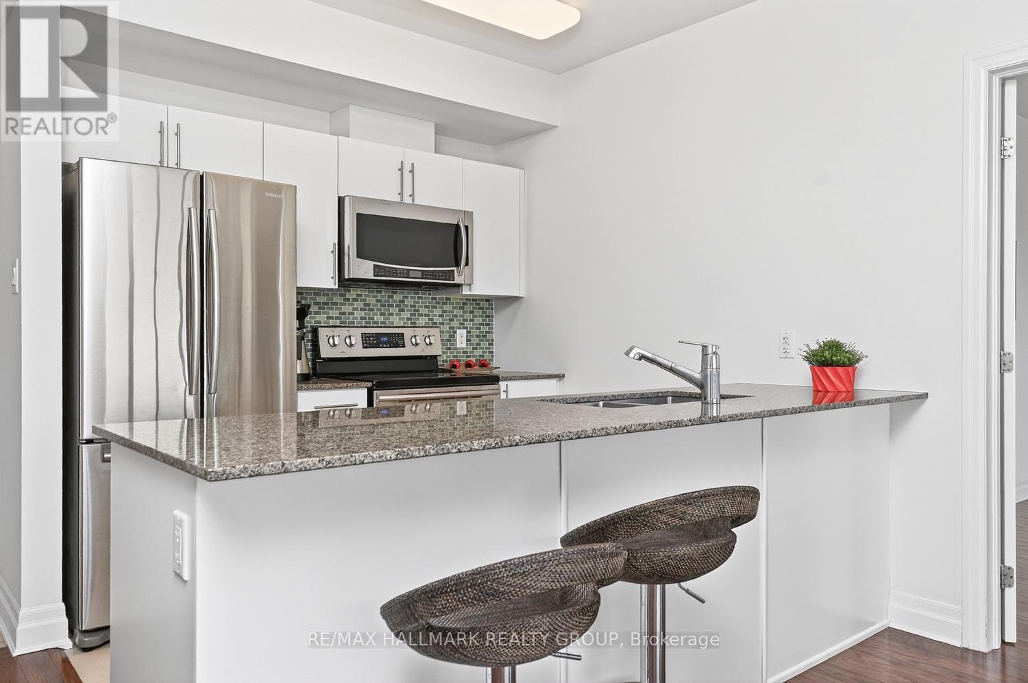 2 Bed, 2 Bath House for Sale in Ottawa – 1107 – 90 LANDRY STREET, Ottawa – MLS# X13434880 - Image 13
