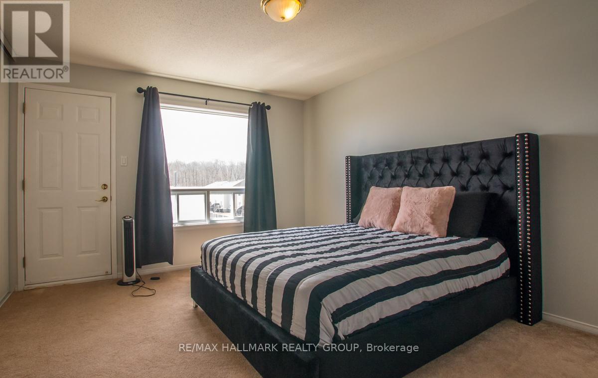 2 Bed, 3 Bath House for Rent in Ottawa – 33 – 330 CRESTHAVEN DRIVE, Ottawa – MLS# X13434902 - Image 7