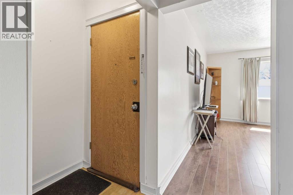 1108 15 Avenue NE — photo 10
