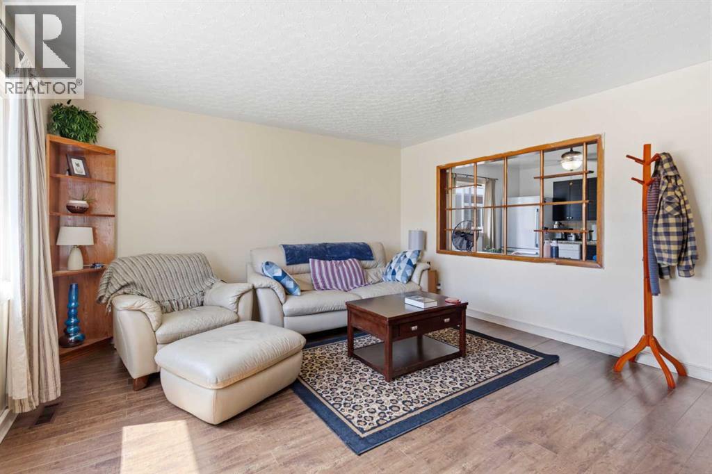 1108 15 Avenue NE — photo 18
