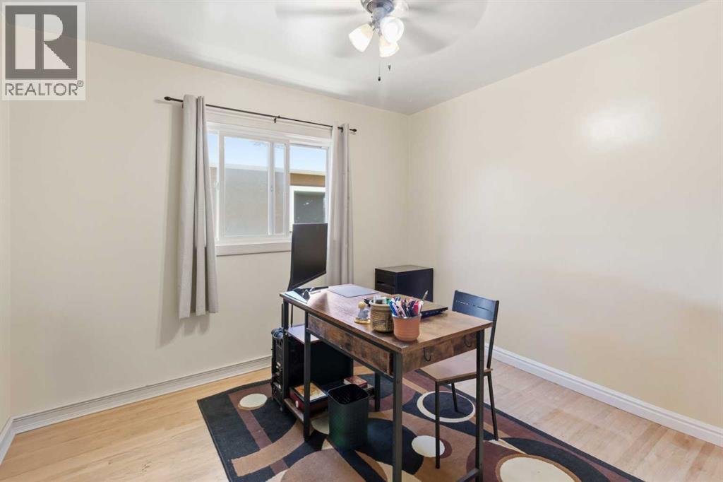 1108 15 Avenue NE — photo 23