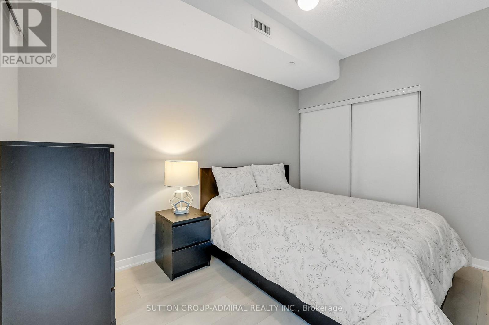 #1315 51 EAST LIBERTY STREET - 15