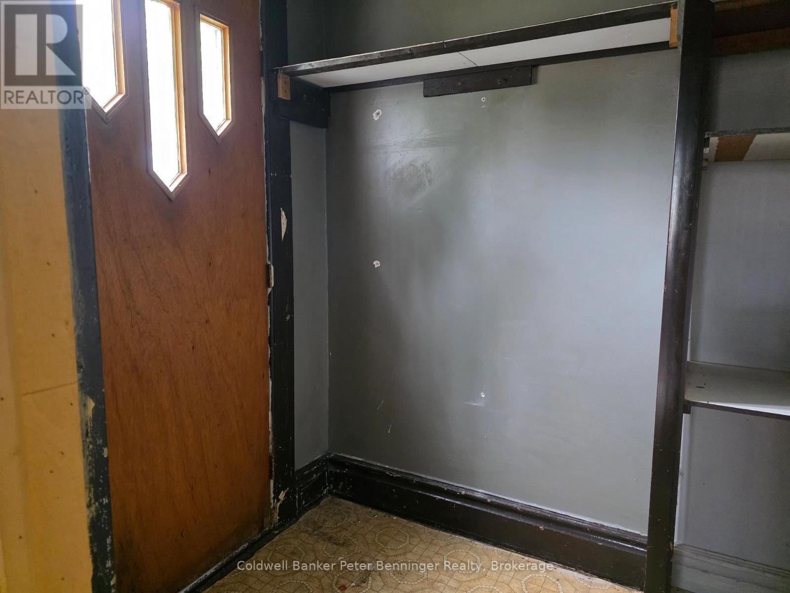 21 PETER STREET S - 13