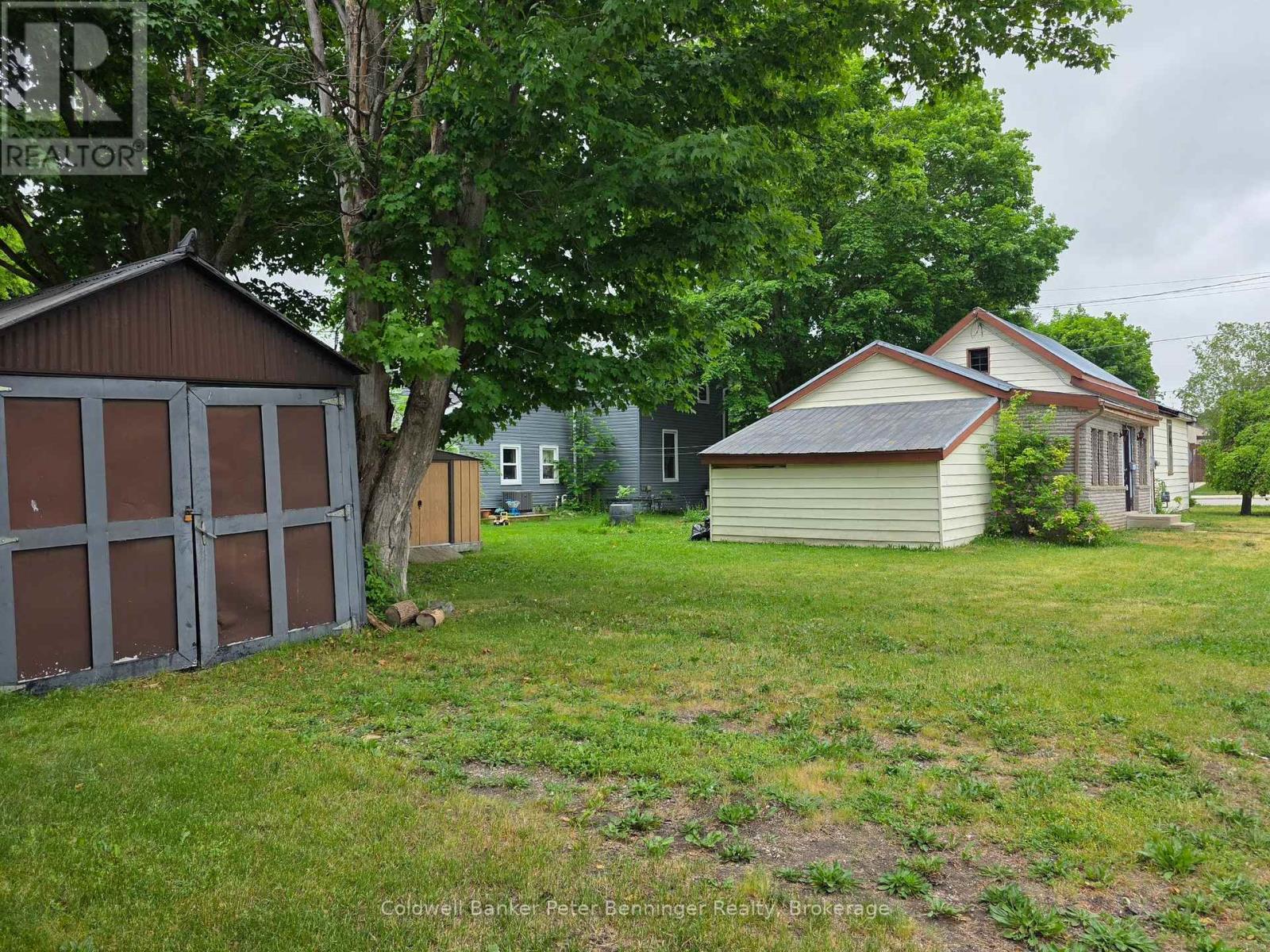 21 PETER STREET S - 19