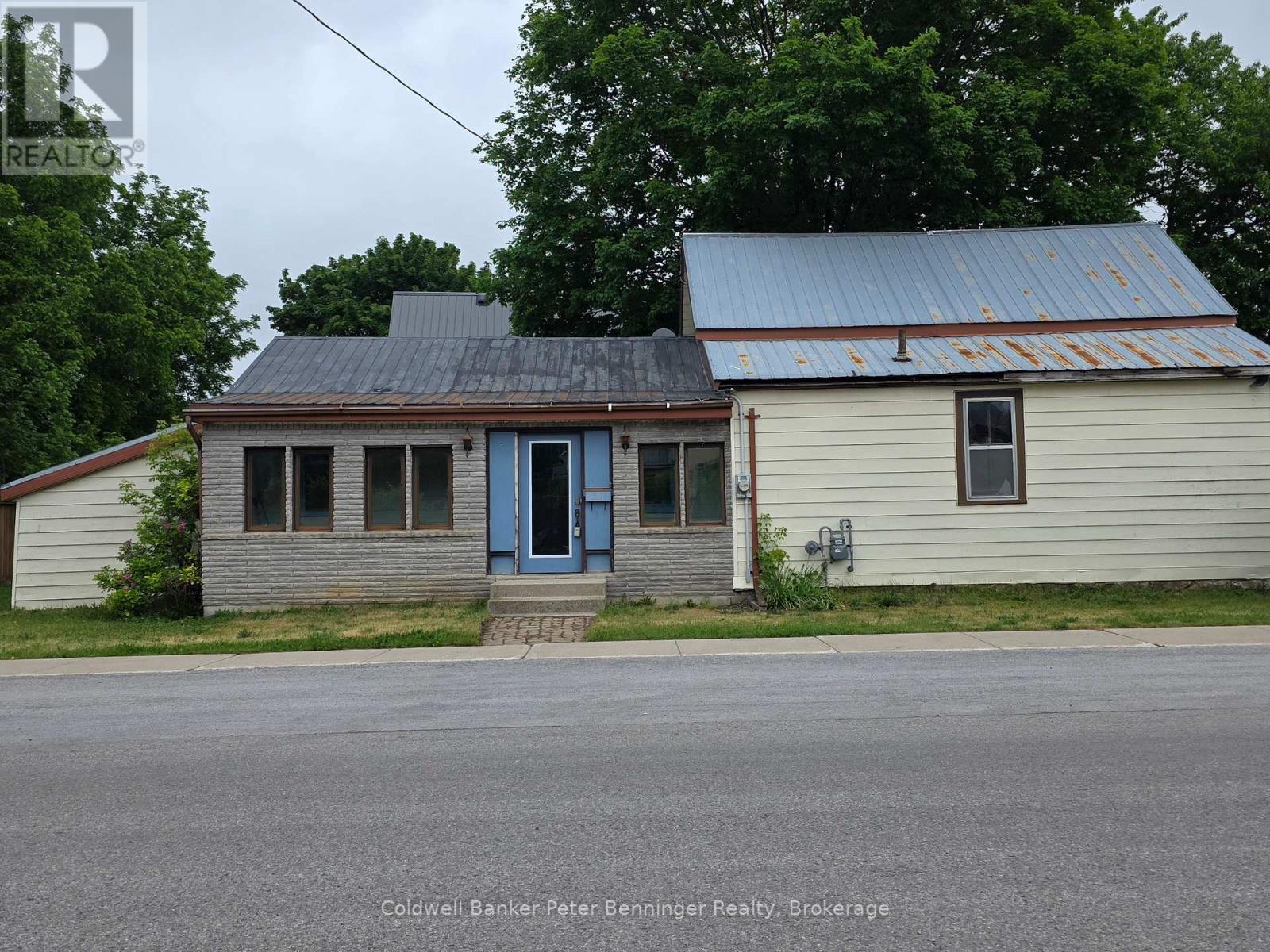 21 PETER STREET S - 2
