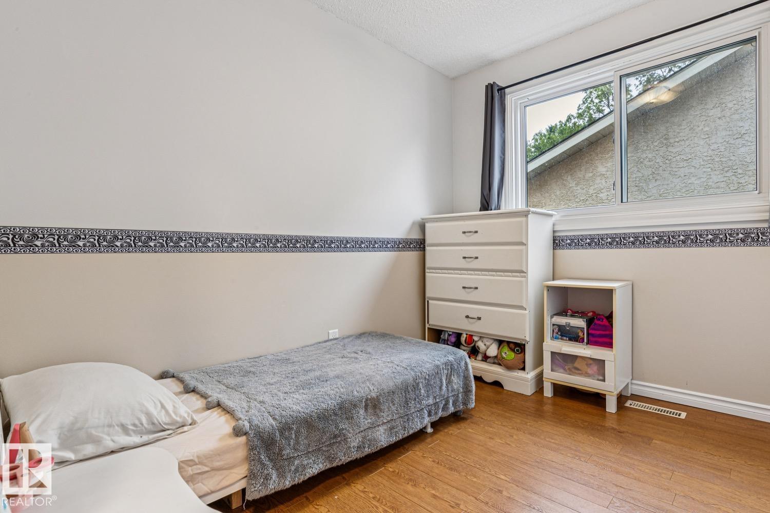 3 GARETH PL — photo 17