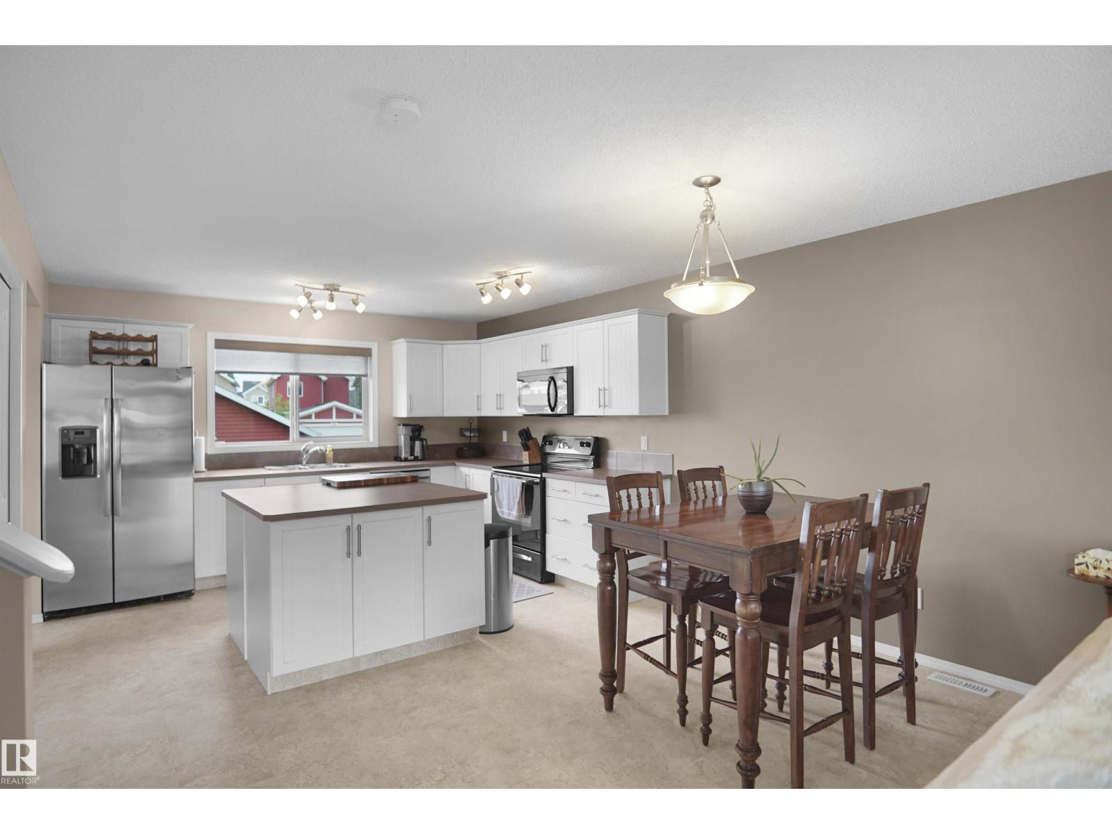 292 SIMMONDS WY — photo 12