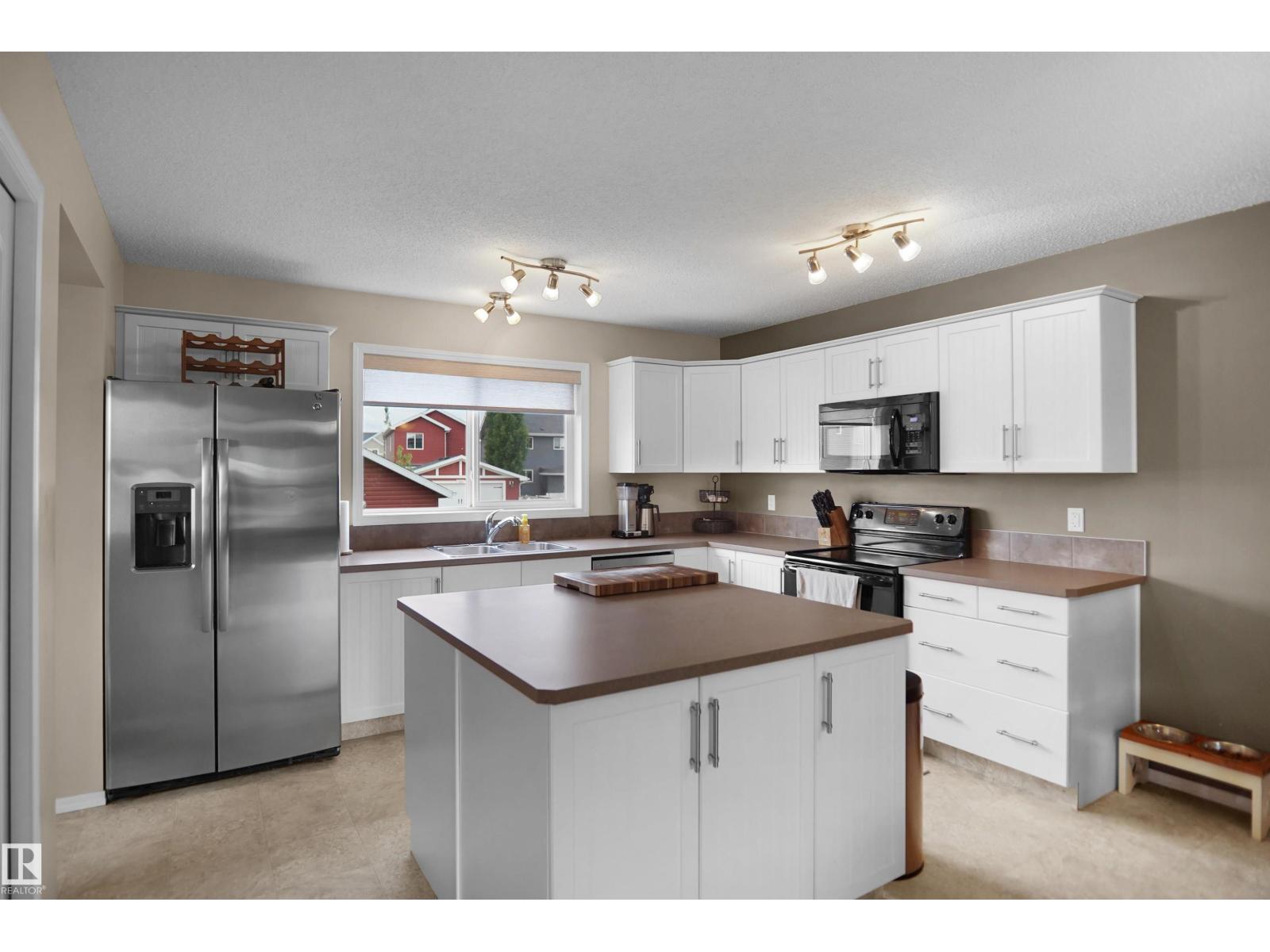 292 SIMMONDS WY — photo 16