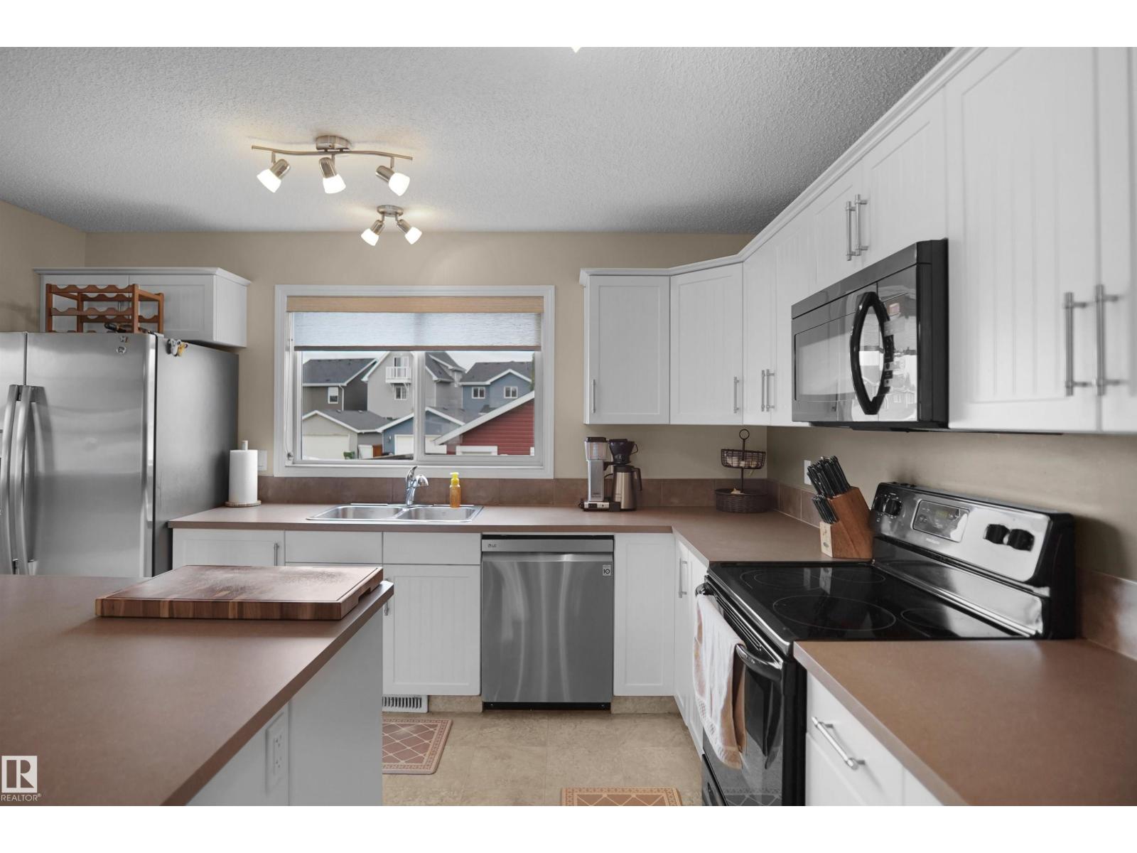 292 SIMMONDS WY — photo 18