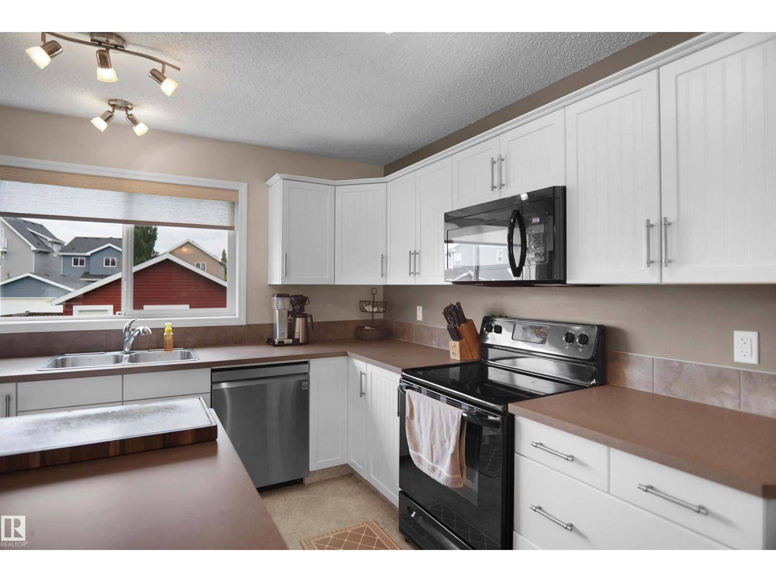 292 SIMMONDS WY — photo 19