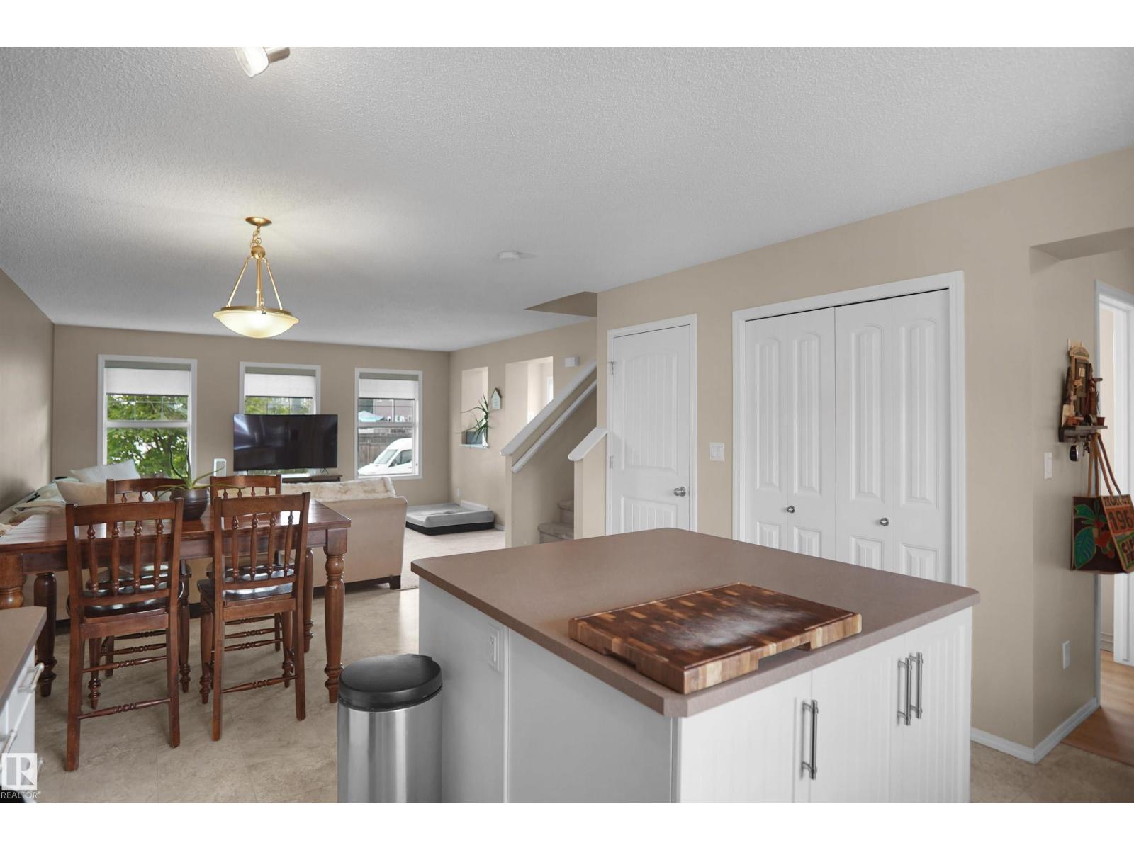 292 SIMMONDS WY — photo 21