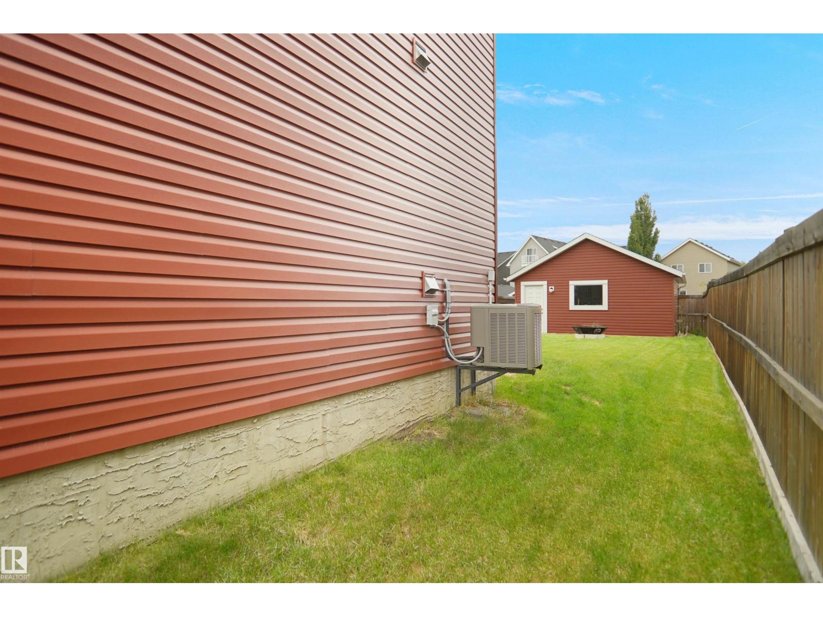 292 SIMMONDS WY — photo 42