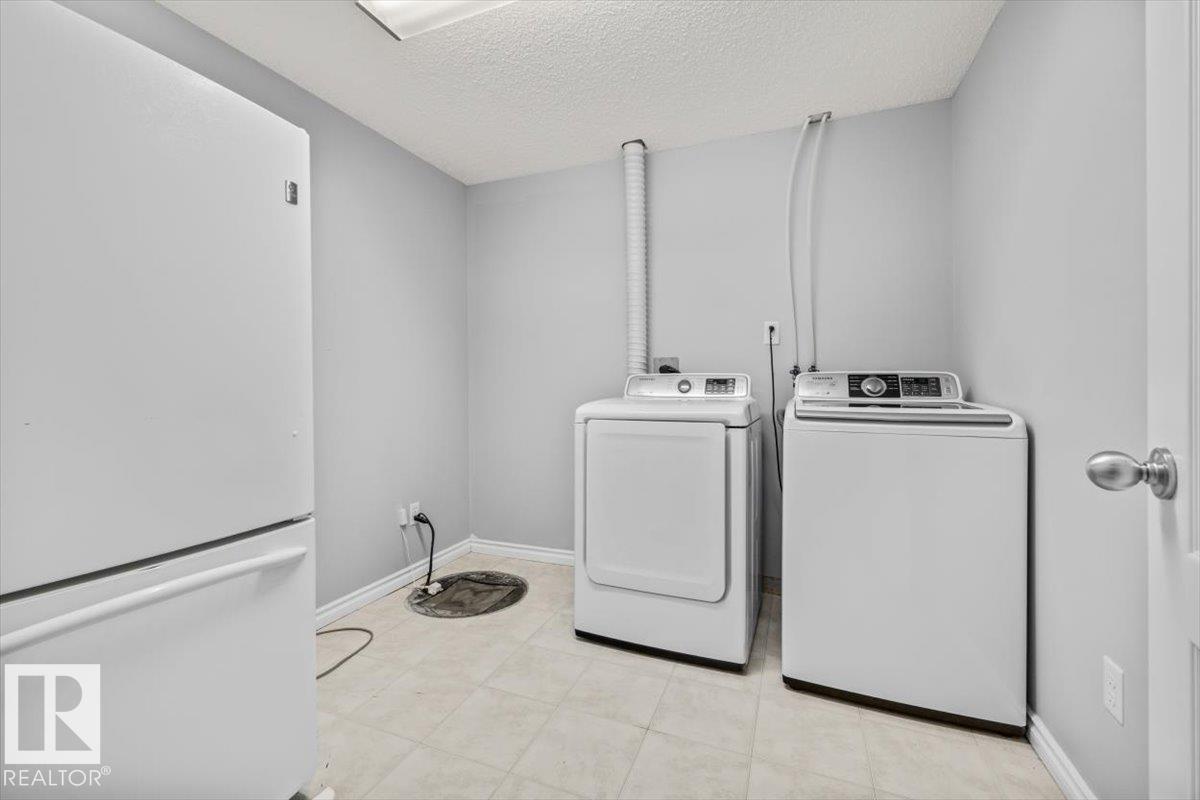 5222 48 AV — photo 33