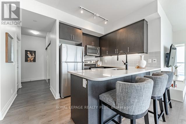 ##1907 15 ZORRA STREET - 11