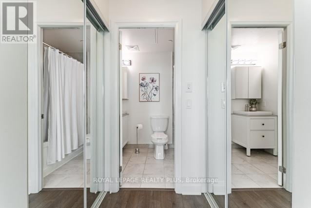 ##1907 15 ZORRA STREET - 22