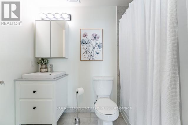 ##1907 15 ZORRA STREET - 23