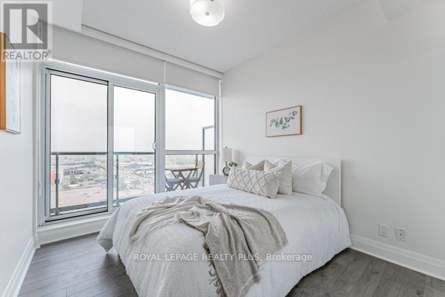 ##1907 15 ZORRA STREET - 24