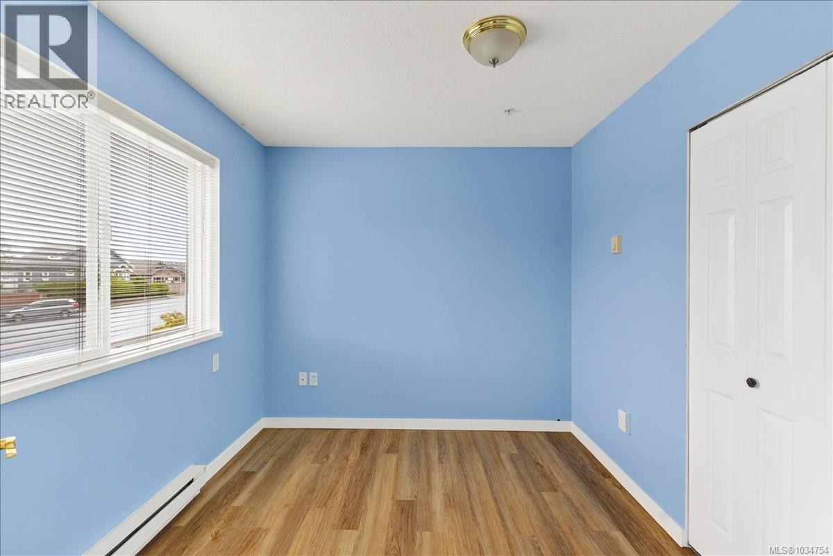 #205 2825 3rd Ave - 28