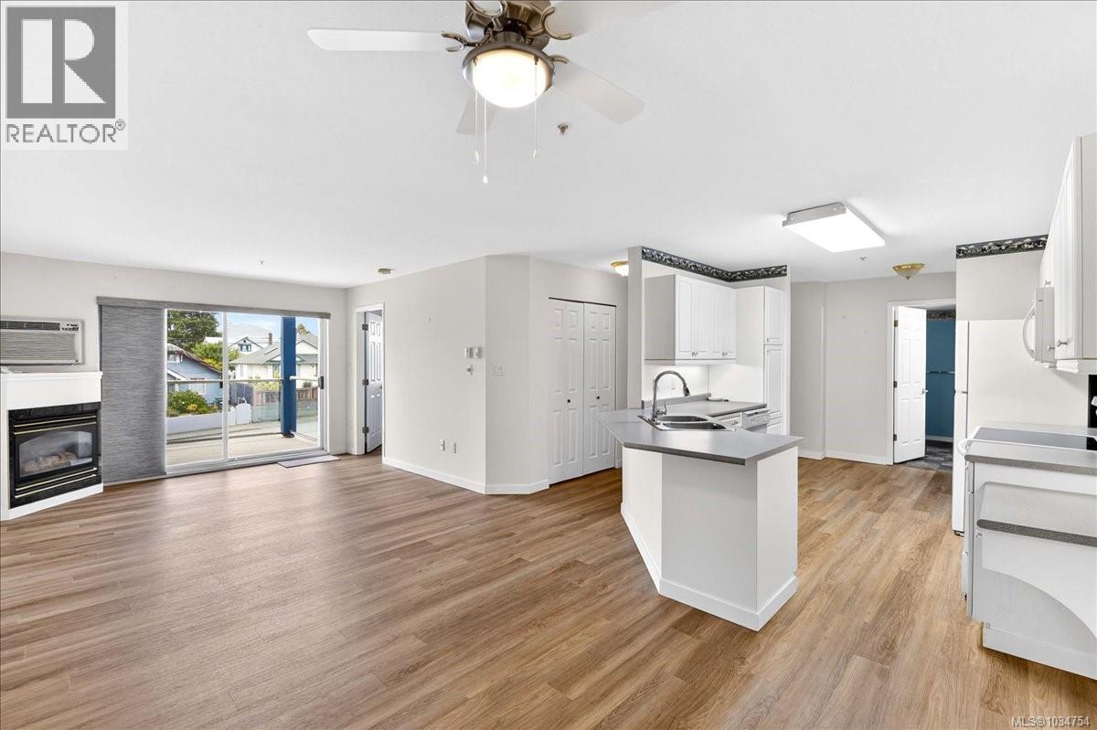 #205 2825 3rd Ave - 4